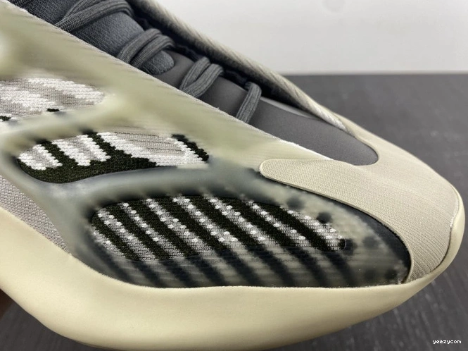 Fade ID1674 Yeezy V3 700 Salt Adidas 0924
